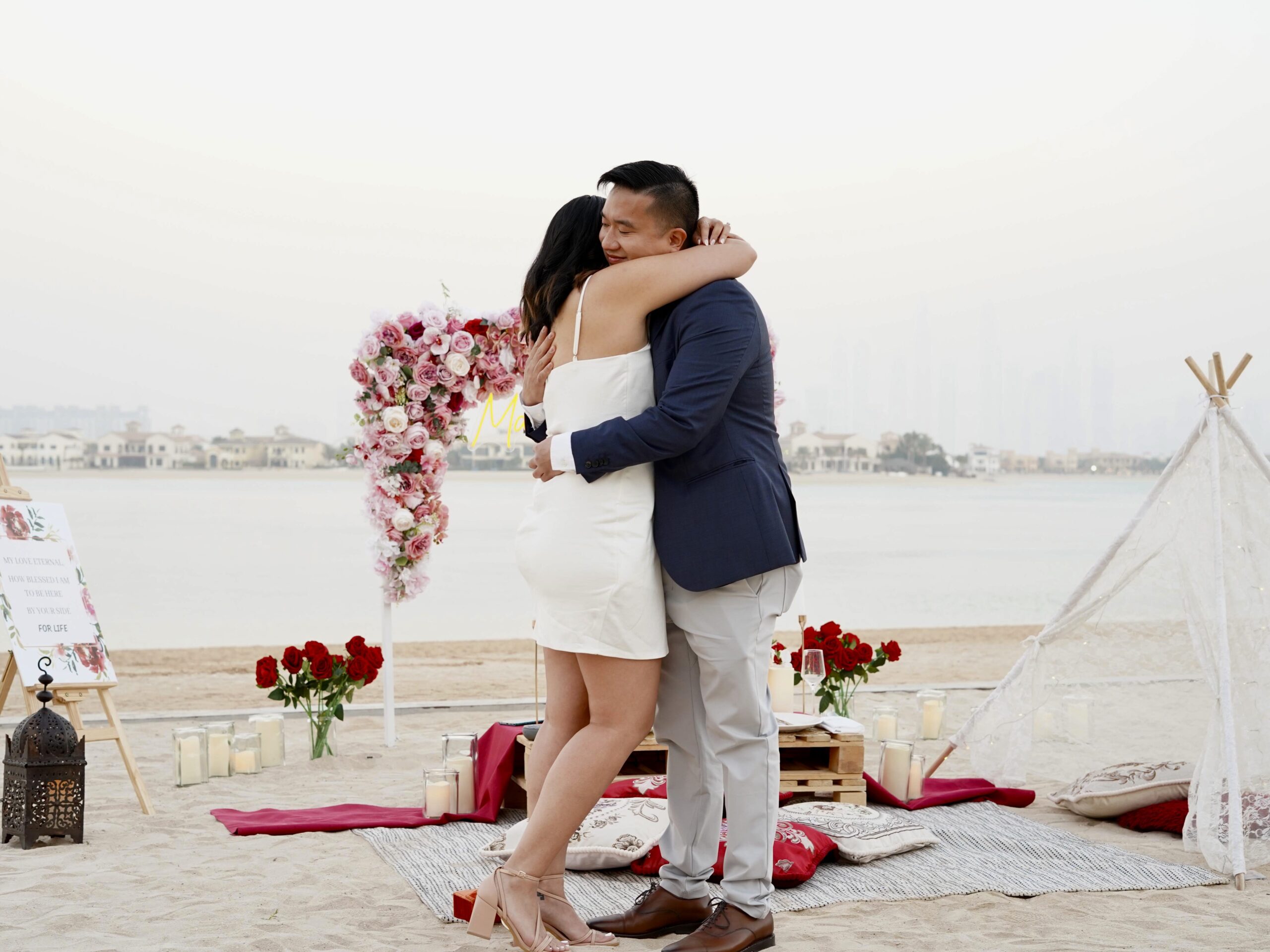 Will you marry me? - Propose on a beach in Dubai