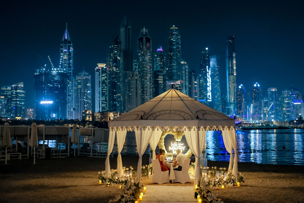 hilton-the-palm-beach-proposal-dubai-luxury-tent-heart-frame-marina-skyline-event-marry-me-16
